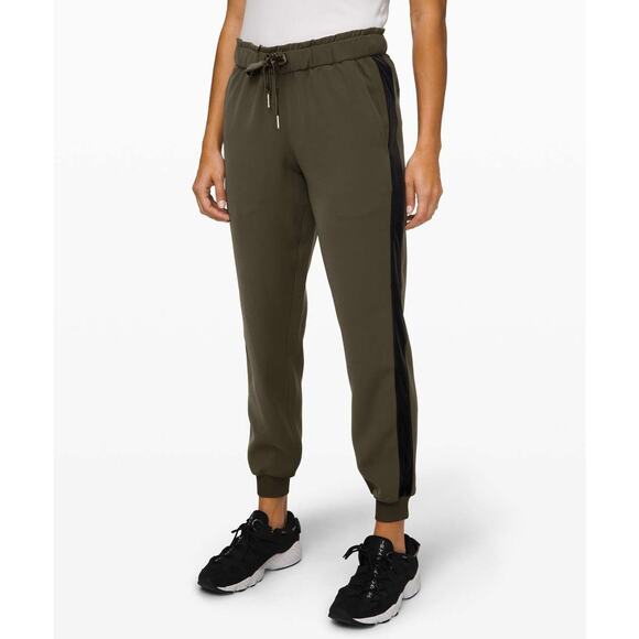 lululemon athletica Pants - Lululemon On The Fly Jogger Pants Olive Green Black Velvet Trim Women's Size 12